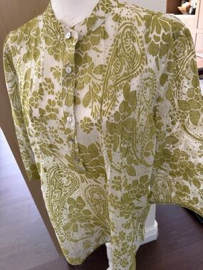Chico's Olive Green Paisley Button-Front top, women’s, brand new